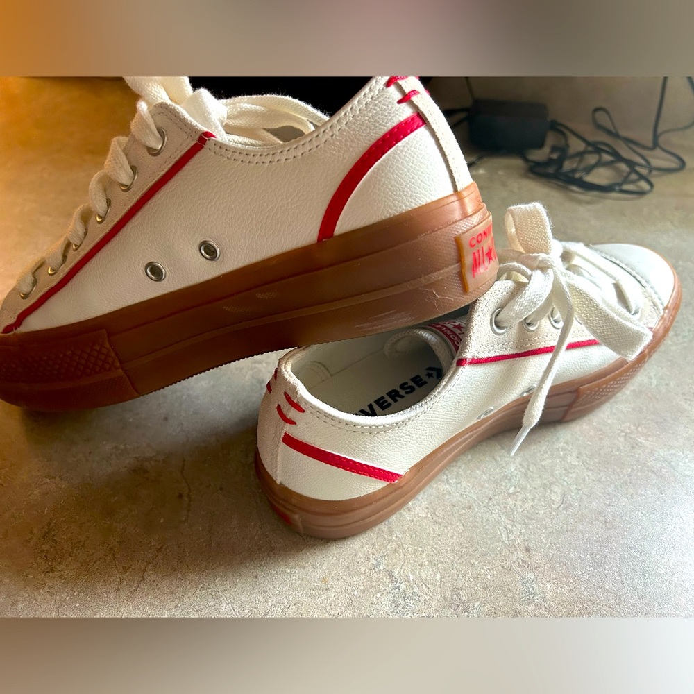 Converse Lift Leather Sneakers